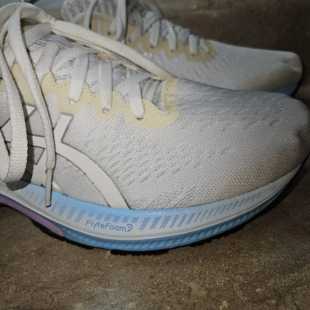 ASICS GT-2000 10 Running Shoes Womens Size 10 White Pastel‎ FlyteFoam 1012A649
